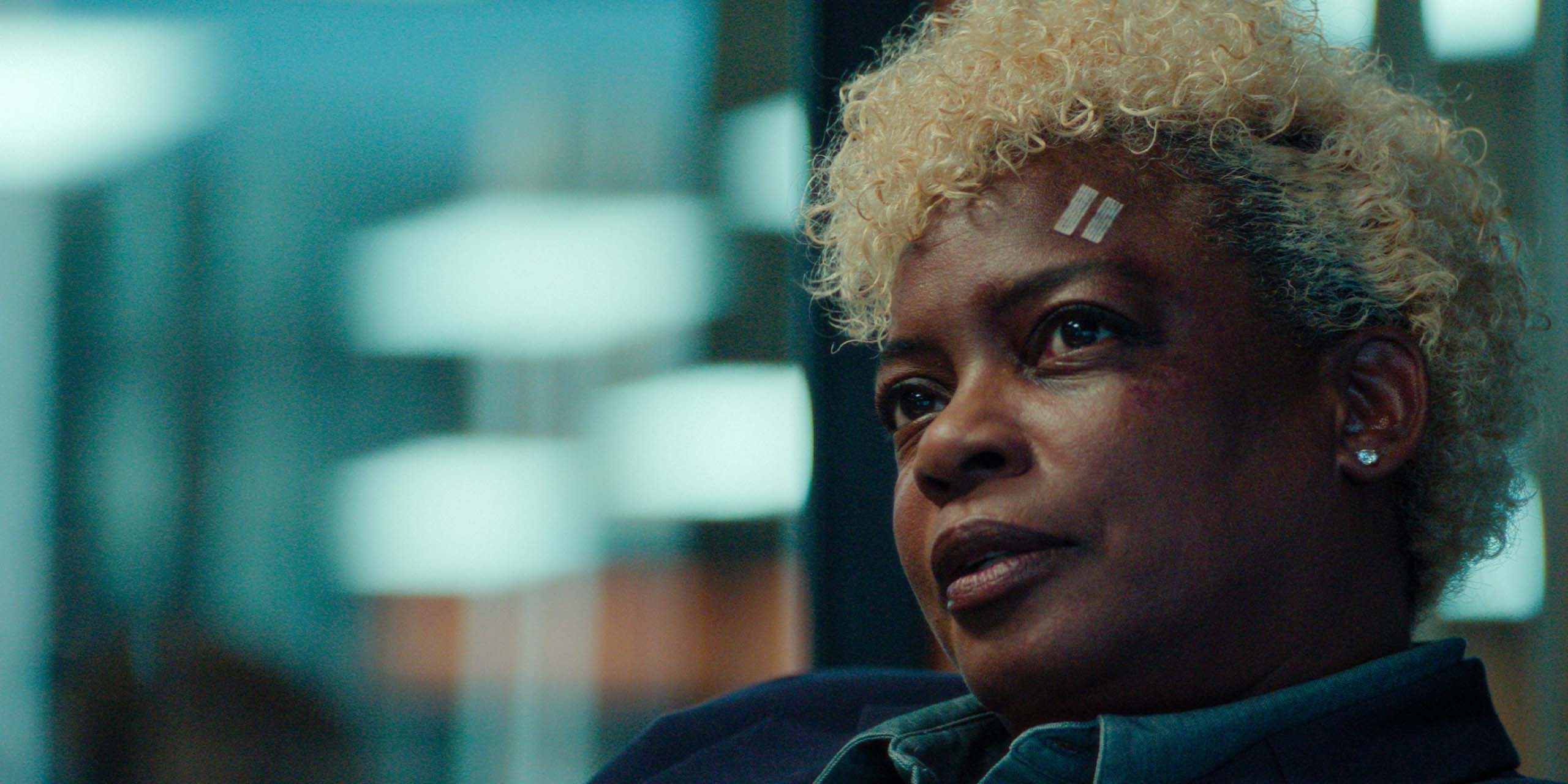 Billie Rand (Aunjanue Ellis-Taylor) dans Lucky.
