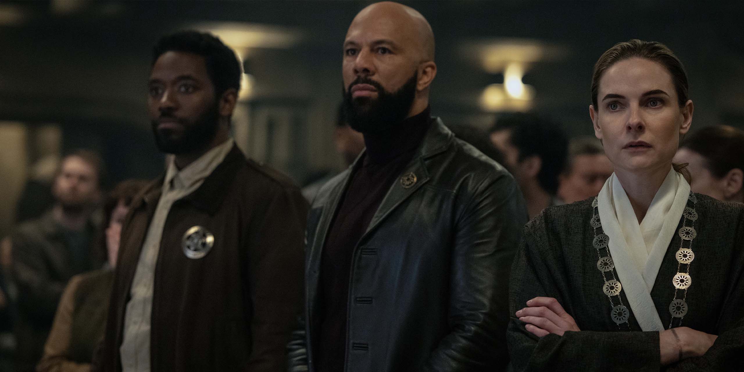 Paul Billings (Chinaza Uche), Robert Sims (Common) et Juliette Nichols (Rebecca Ferguson) dans la saison 3 de Silo.
