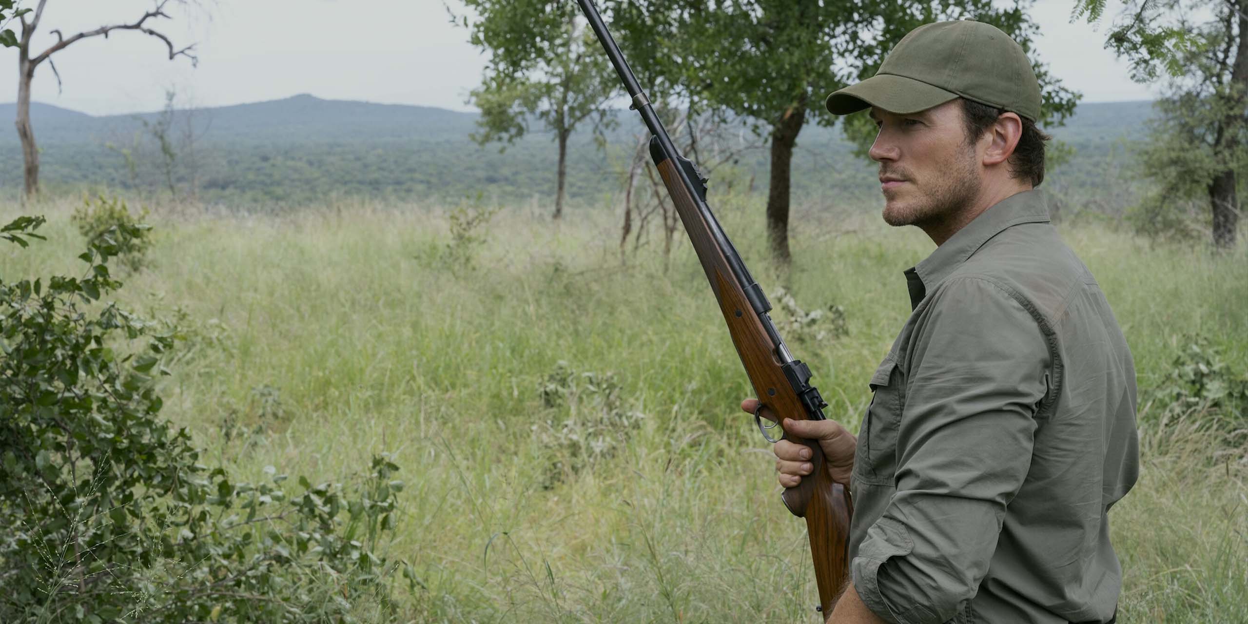 James Reece (Chris Pratt) tenant un fusil de chasse dans la saison 2 de The Terminal List sur Prime Video.