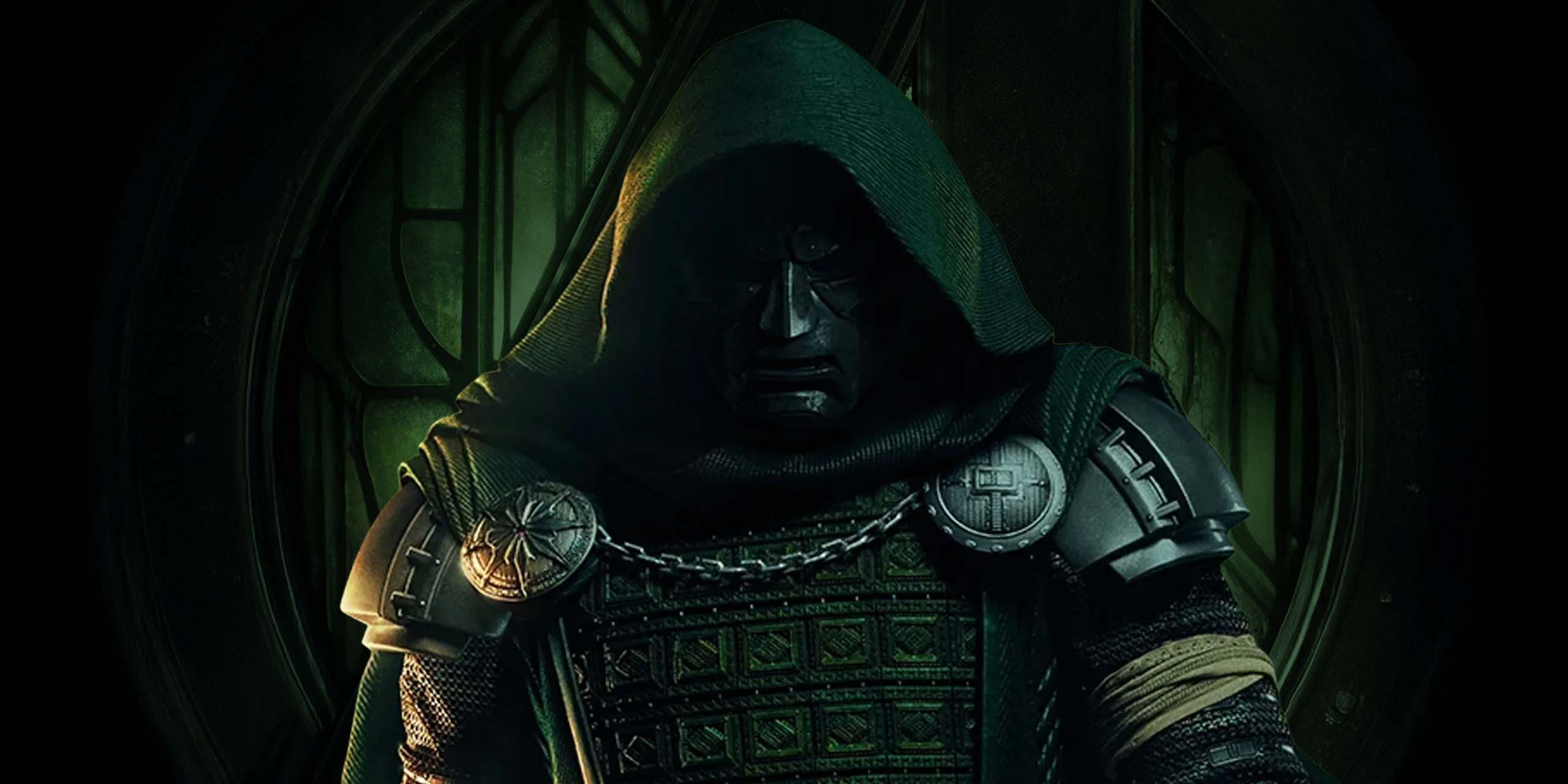Dr Doom (Robert Downey Jr.) devant le logo du film Avengers: Doomsday.
