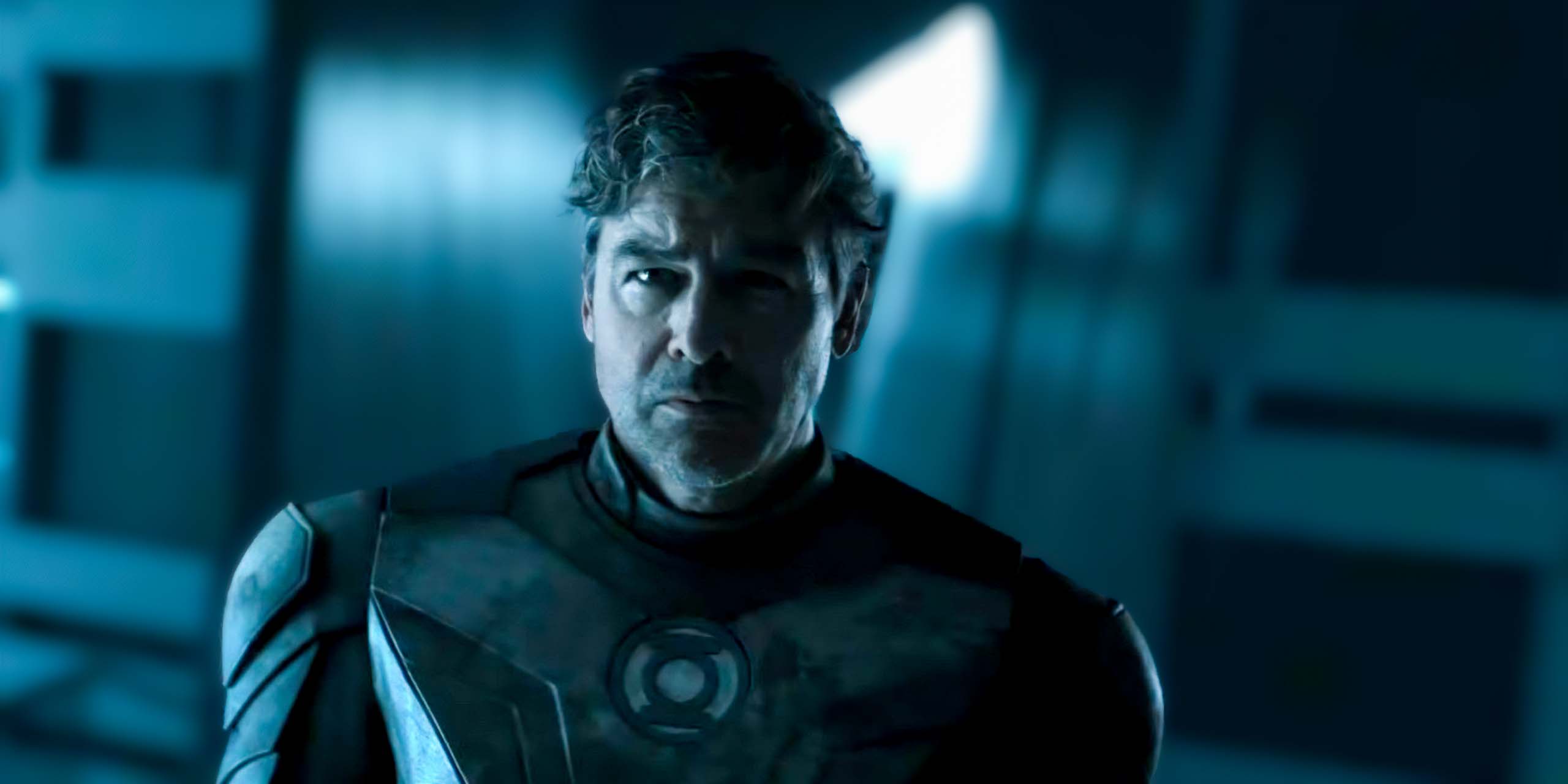 Hal Jordan (Kyle Chandler) en tenue de Green Lantern dans Lanterns.