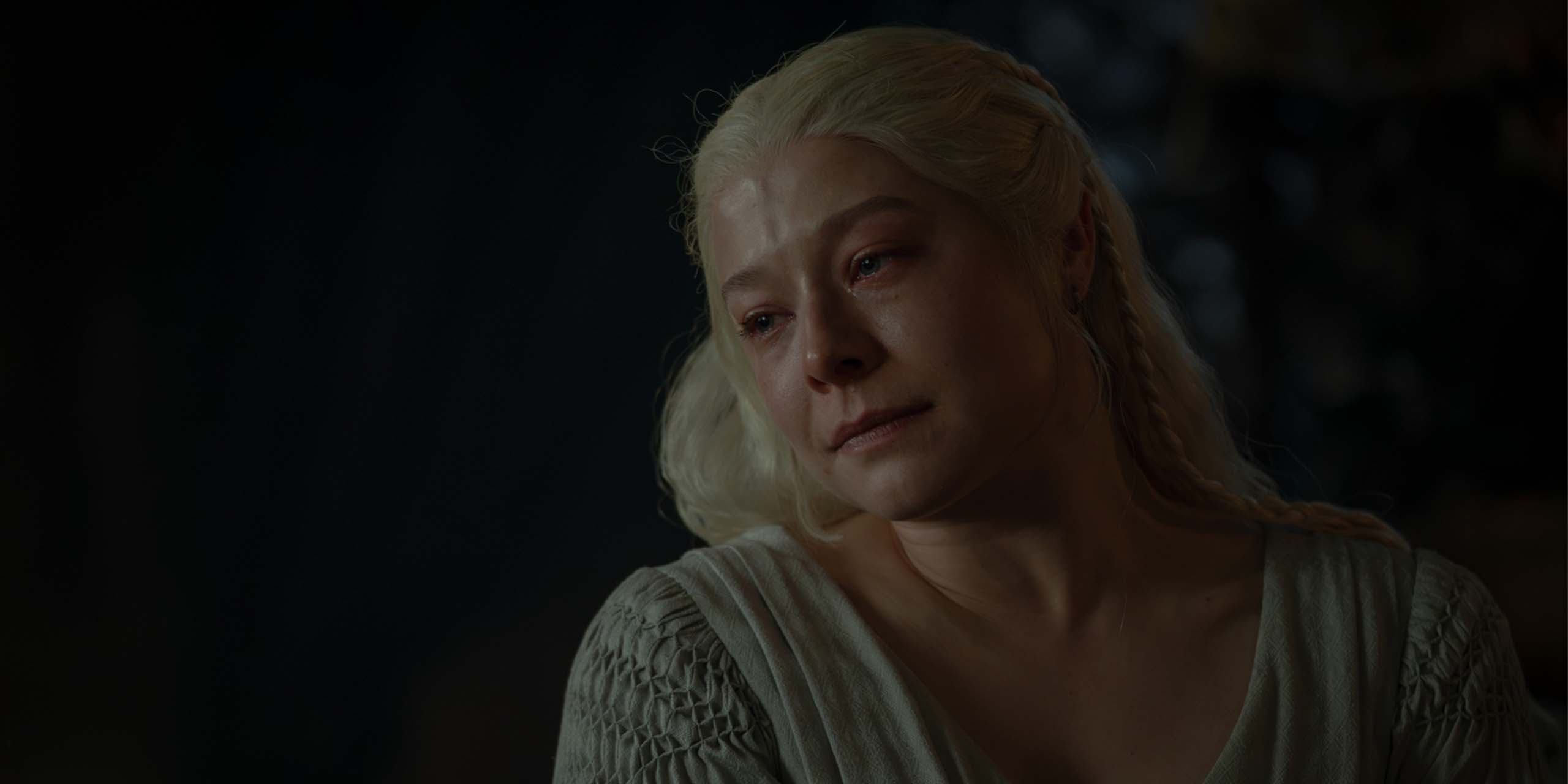 La reine Rhaenyra Targaryen (Emma D’Arcy) triste dans la saison 3 d'House of the Dragon.