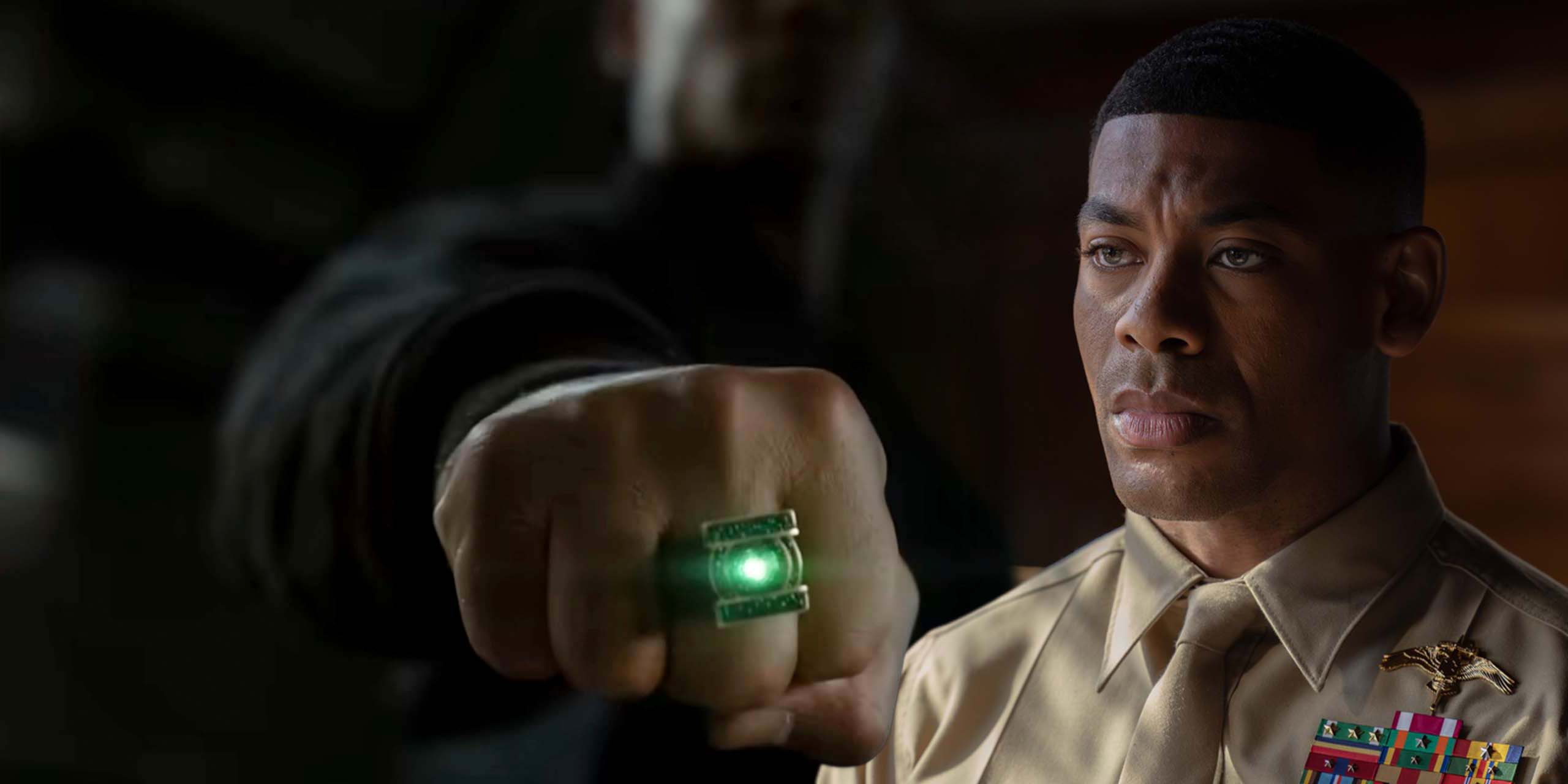 John Stewart (Aaron Pierre), un des Green Lantern du DCU dans la série Lanterns.