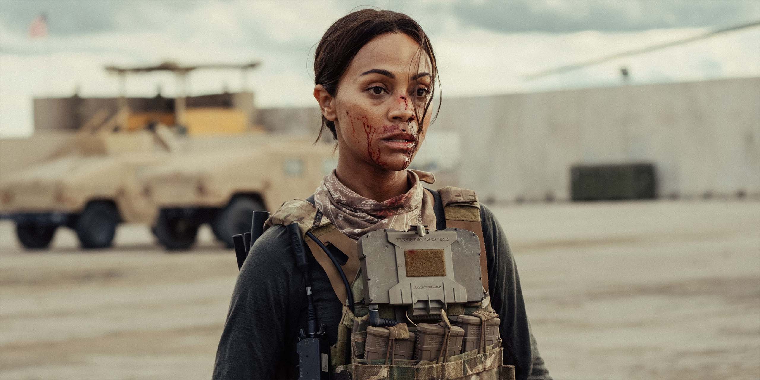 Joe (Zoe Saldaña) blessée dans Opérations Spéciales : Lioness.