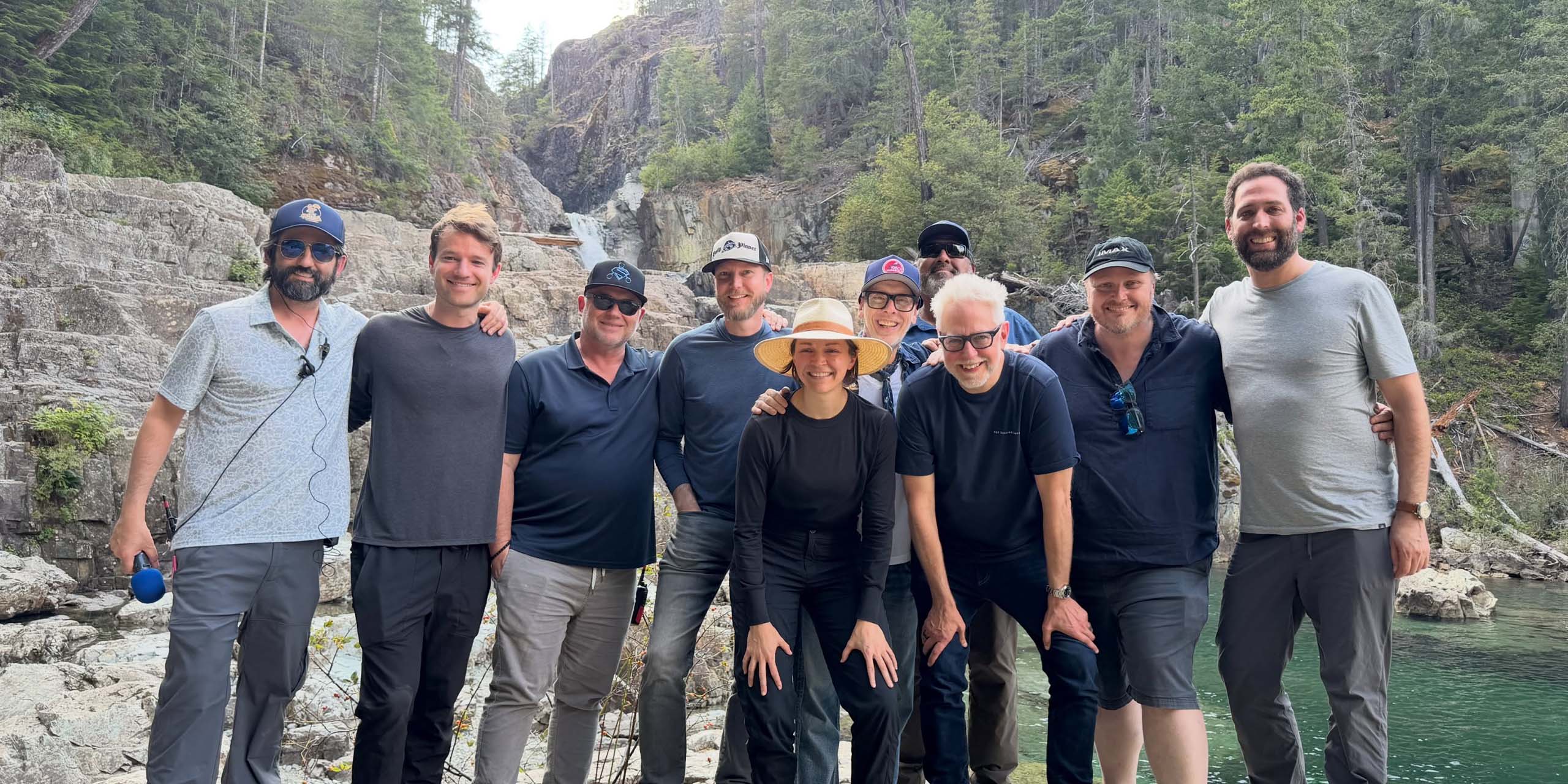 James Gunn et son équipe fêtent la fin du tournage de Superman: Man of Tomorrow.