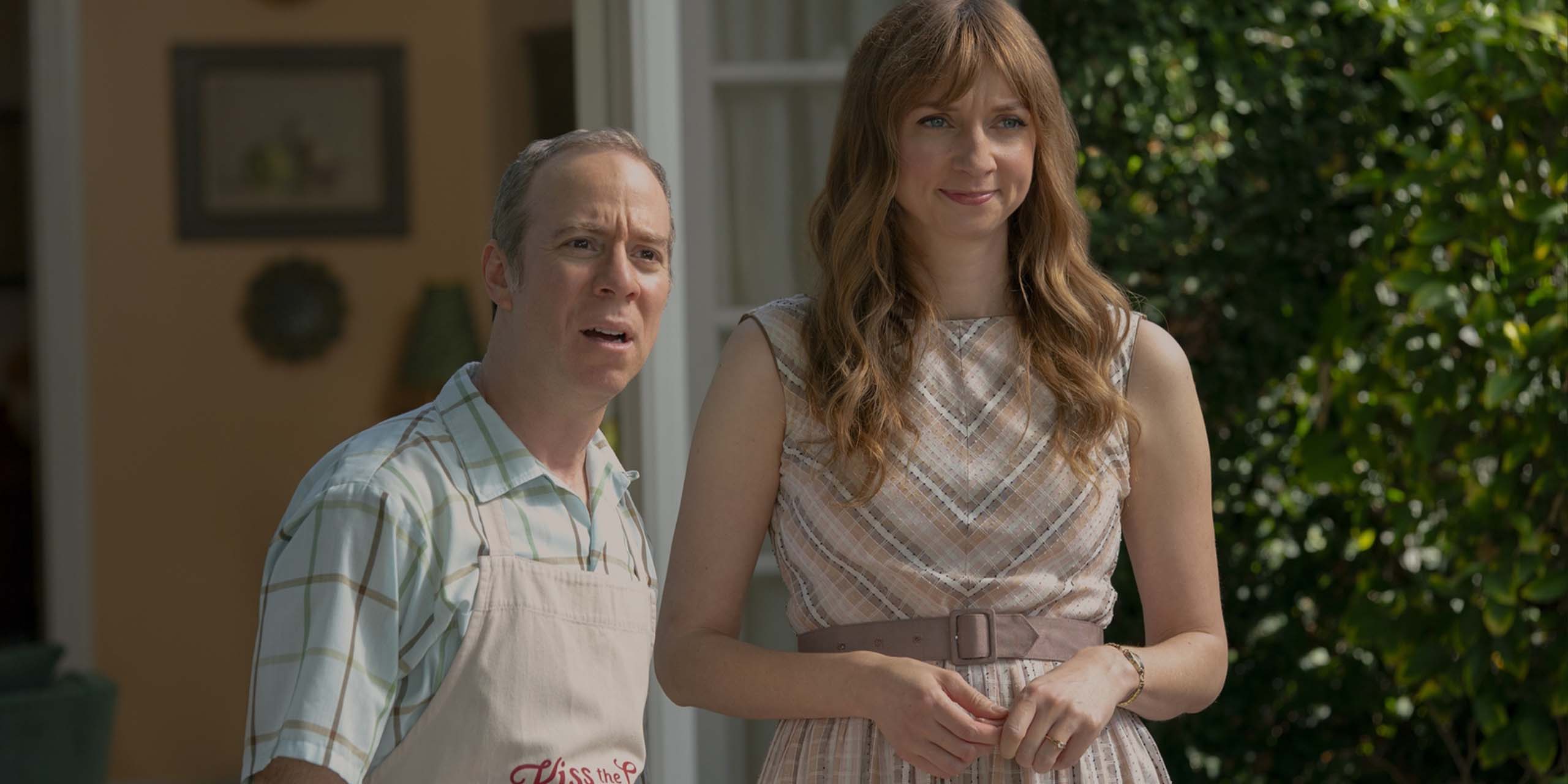 Denise (Lauren Lapkus) et Stuart (Kevin Sussman) ensemble dans Stuart Fails to Save the Universe
