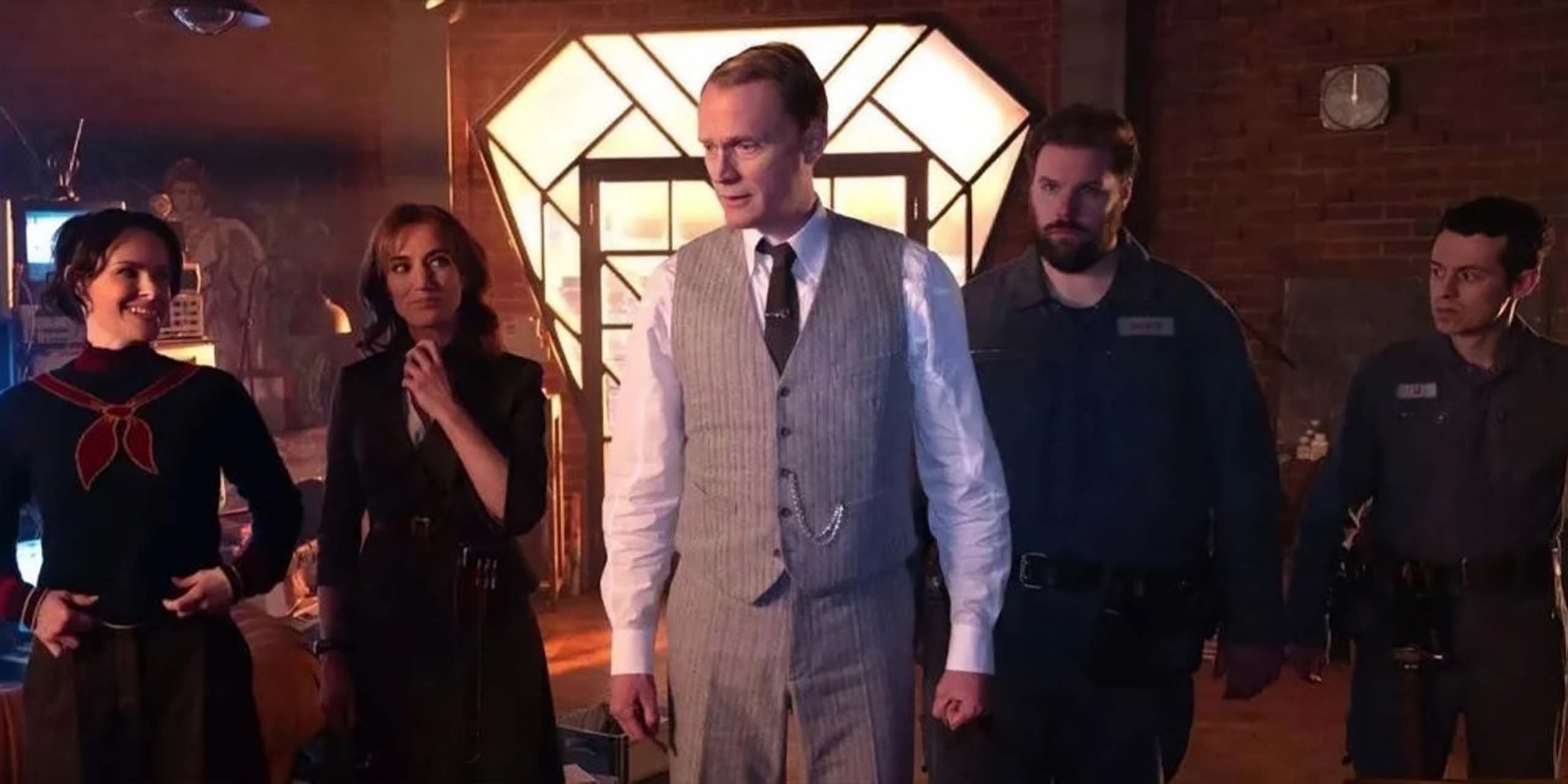 JARVIS, FRIDAY, EDITH et les autres IA autour de Vision (Paul Bettany) dans VisionQuest.