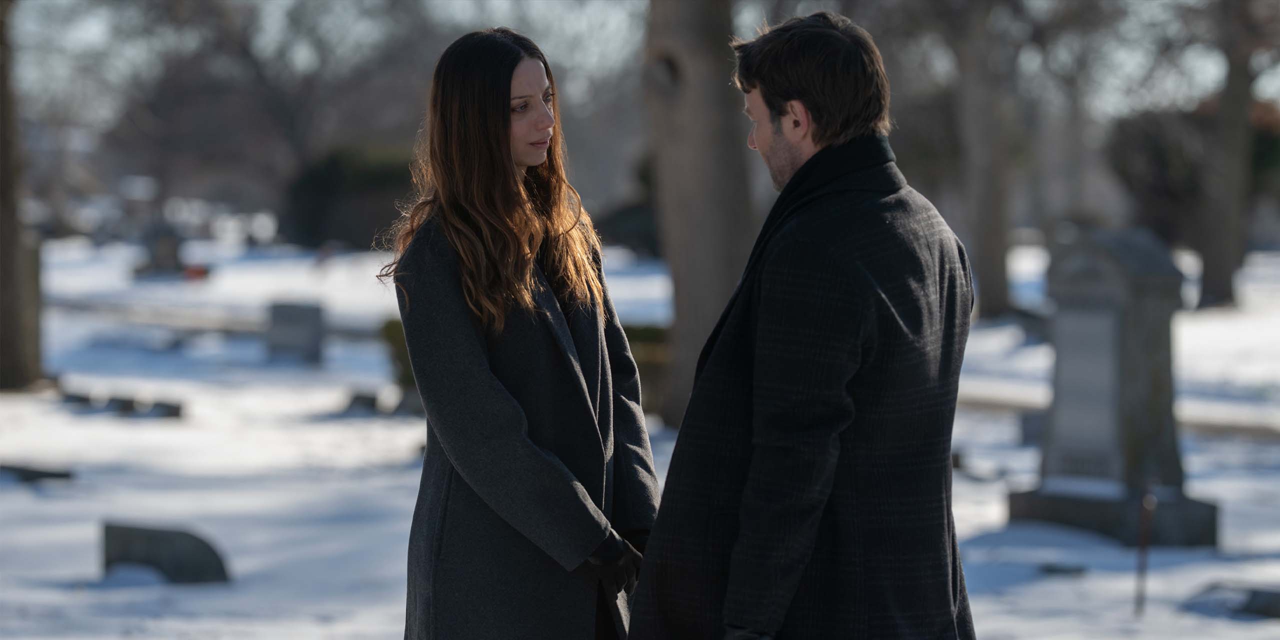 Jason Dessen (Joel Edgerton) décide de rester avec Maria (Angela Sarafyan) dans la saison 2 de Dark Matter.