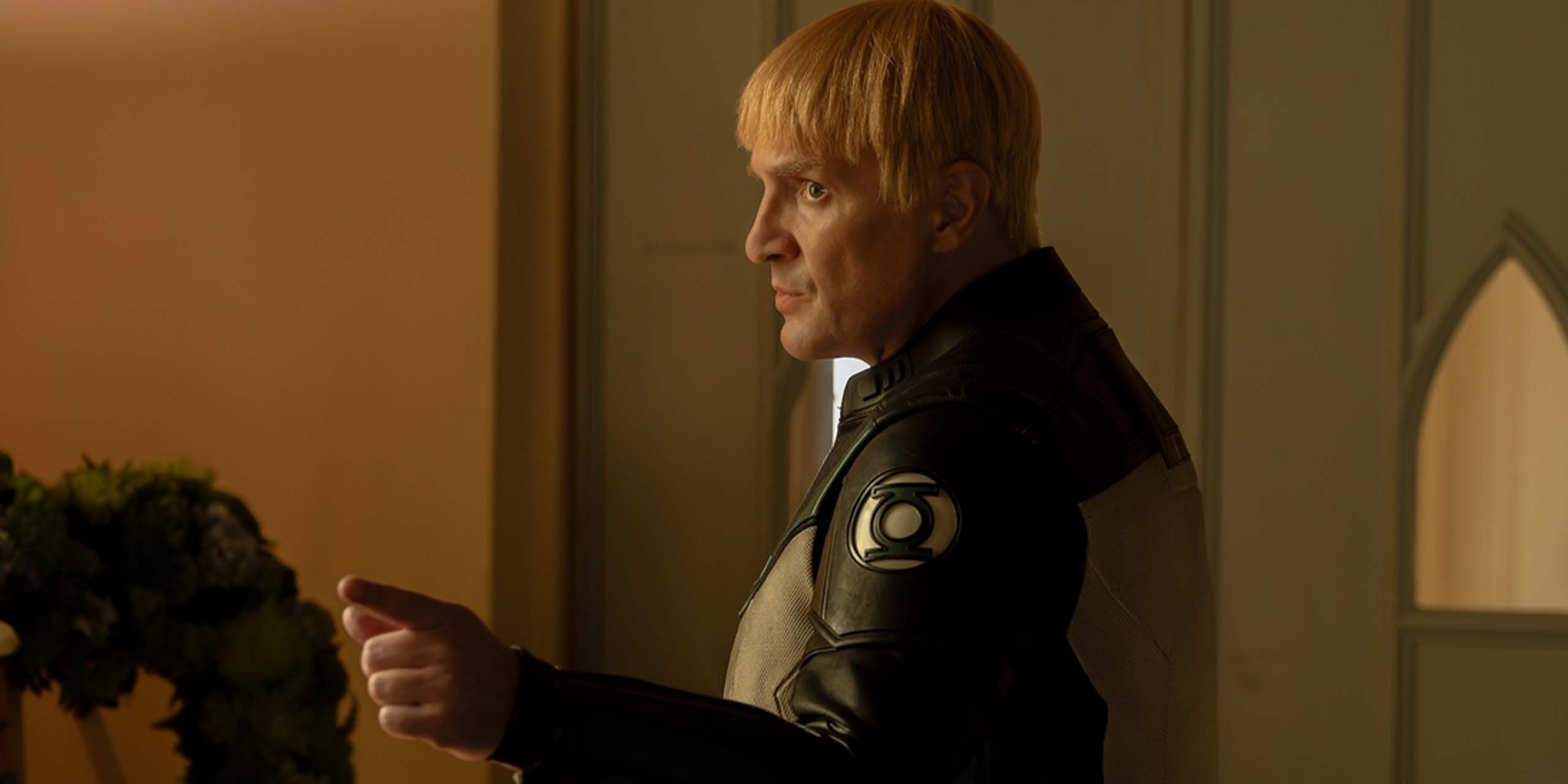 Guy Gardner (Nathan Fillion) aux funérailles d'Hal Jordan.
