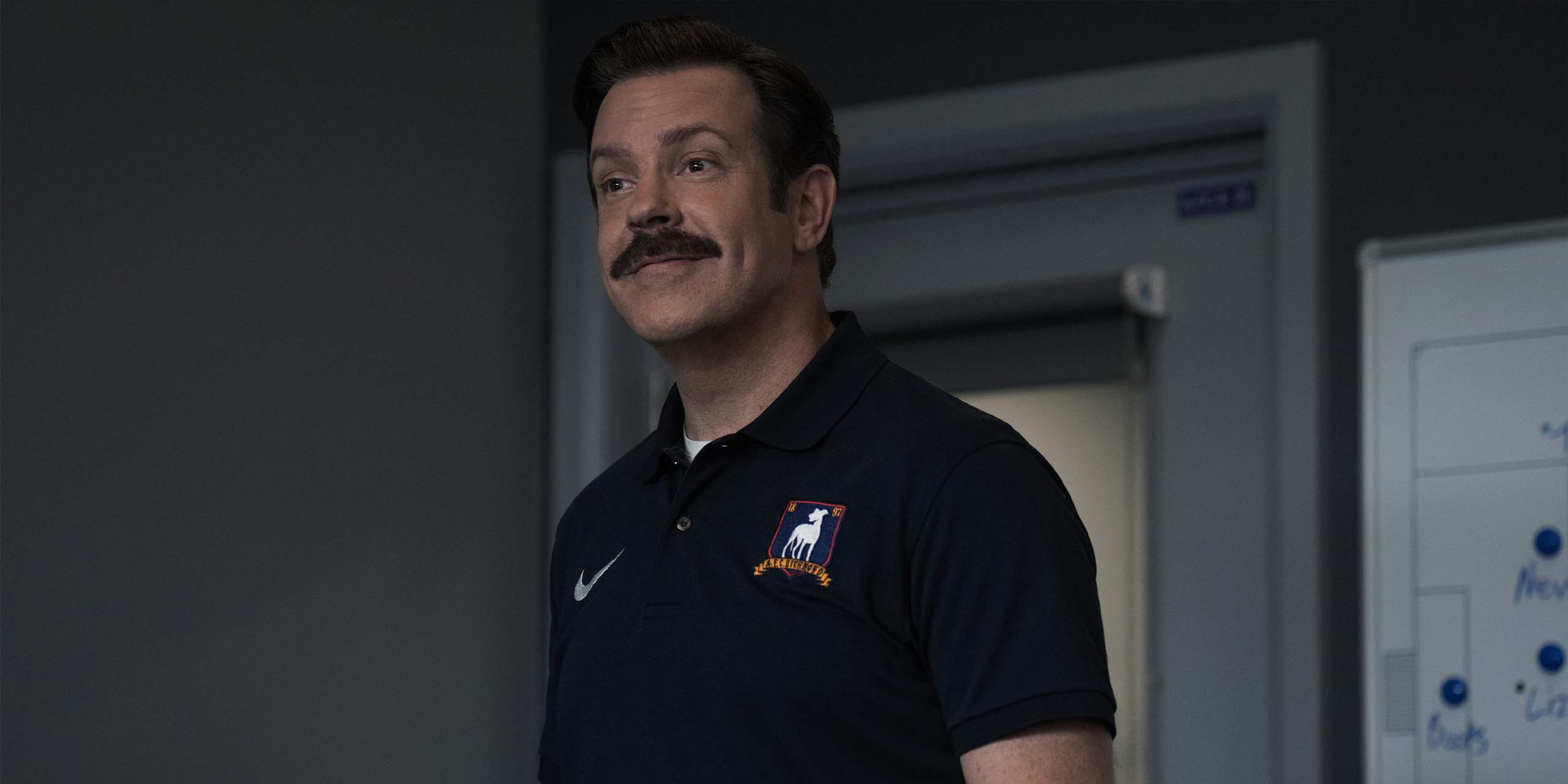 Jason Sudeikis dans le rôle de Ted dans la saison 4 de Ted Lasso.
