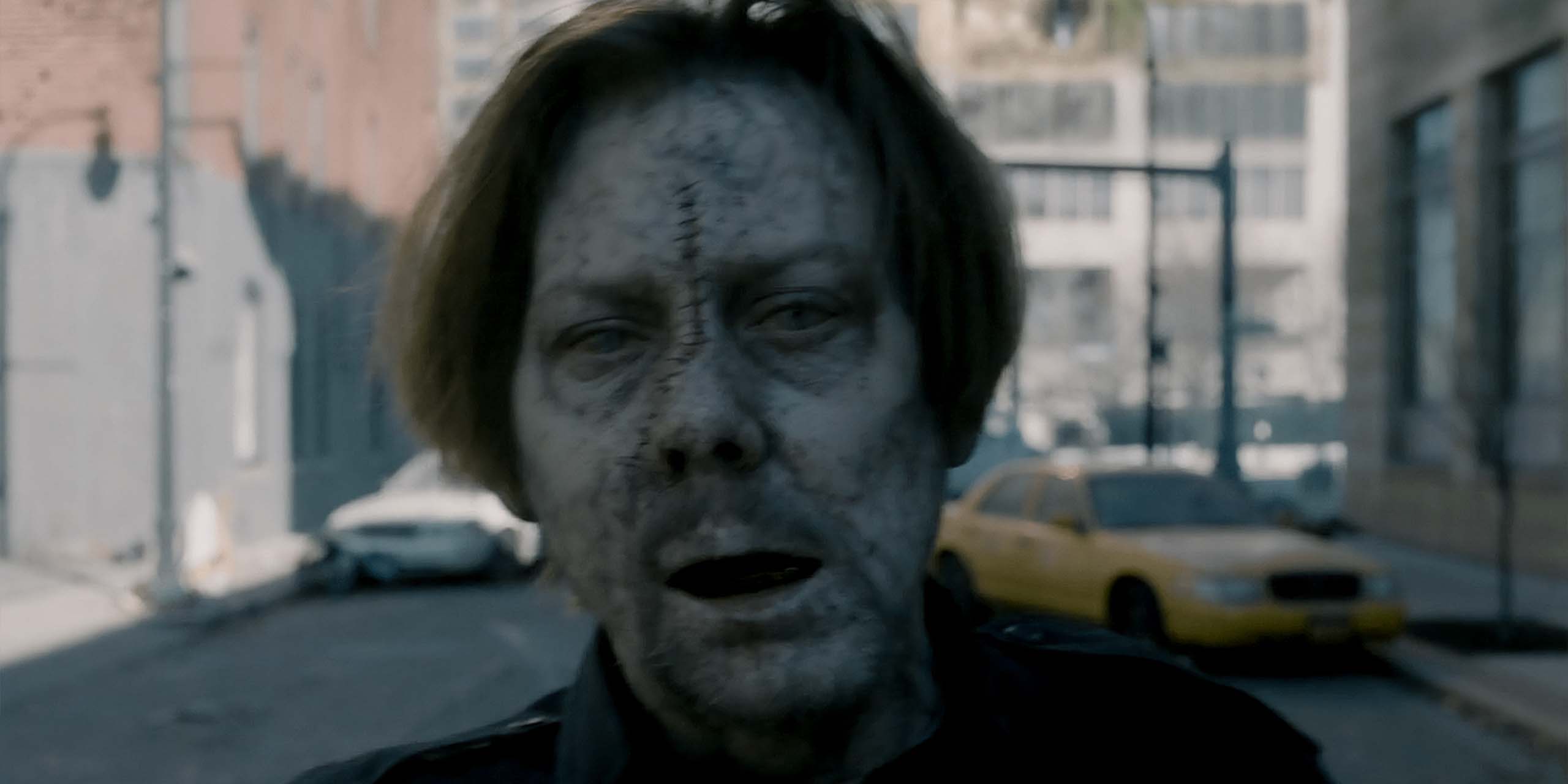 Dillard (Jimmi Simpson) se transforme en rôdeur dans le final de la saison 3 de The Walking Dead: Dead City.