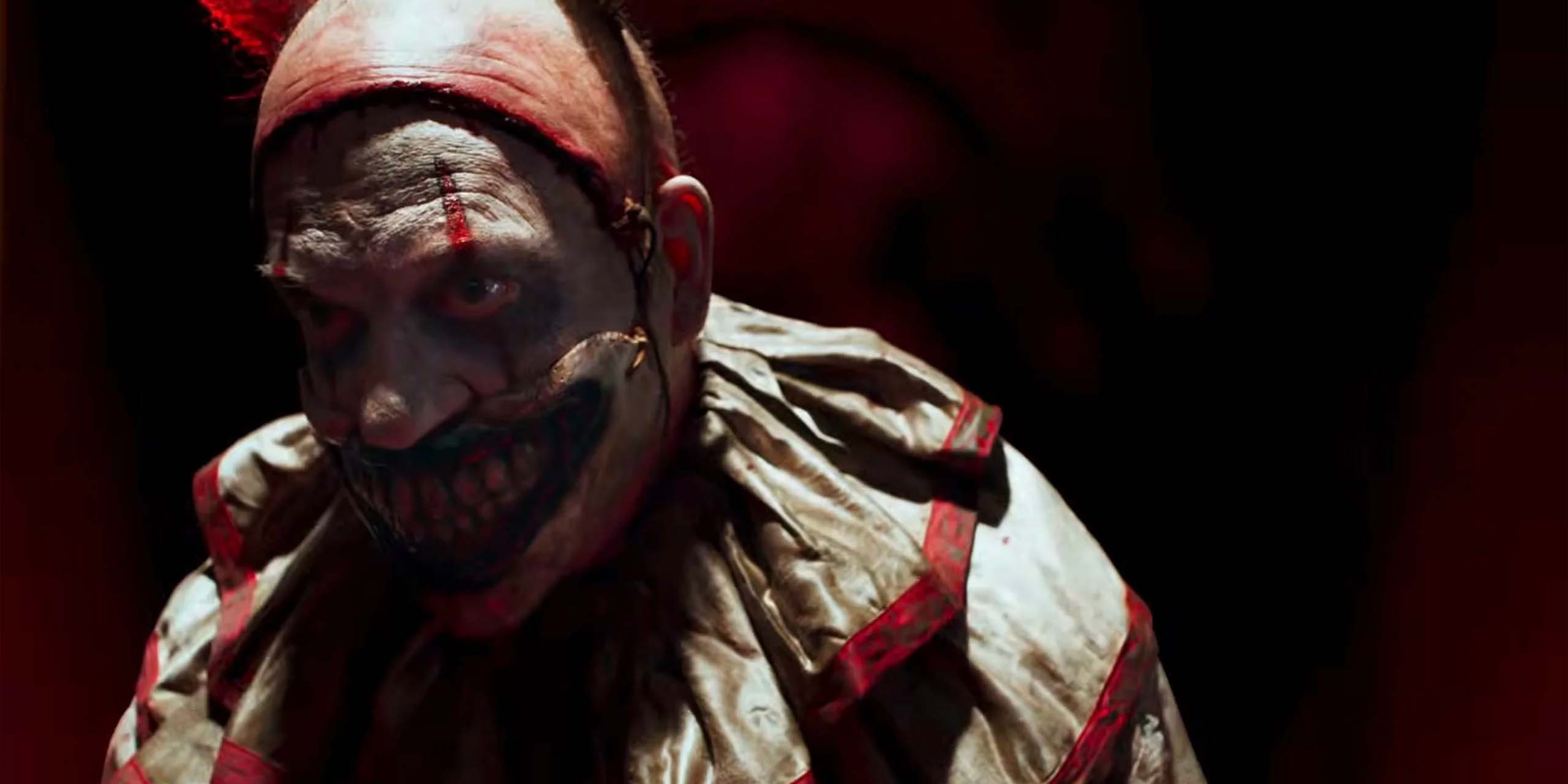 John Carroll Lynch dans le rôle de Benjamin Richter dans la saison 4 d'American Horror Story