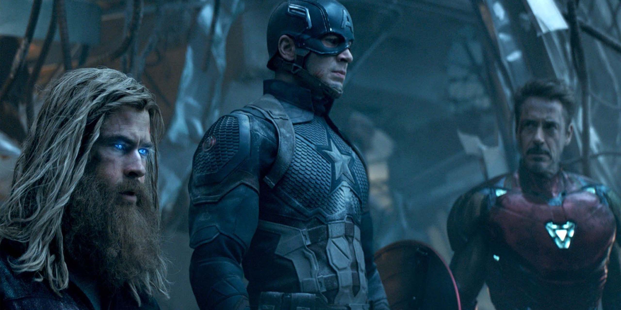 Captain America (Chris Evans), Thor (Chris Hemsworth), et Iron Man (Robert Downey Jr) dans Avengers: Endgame.