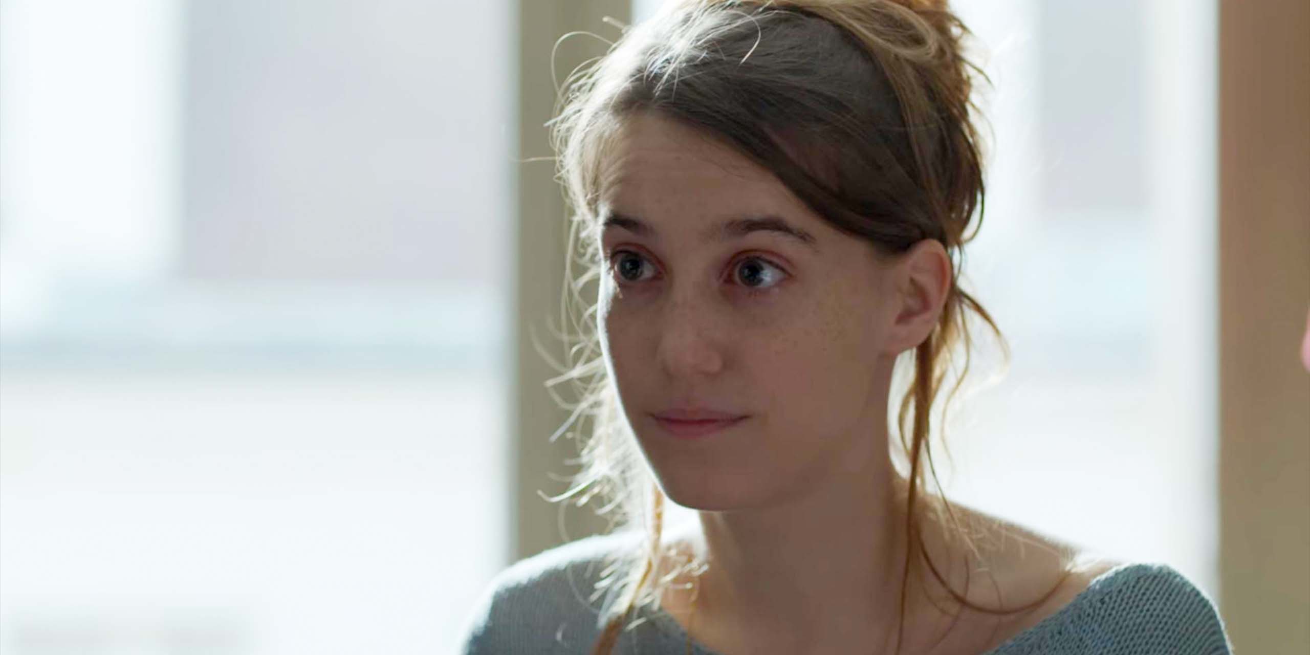 Fanny Sidney dans le rôle de Camille Valentini dans Dix pour Cent.