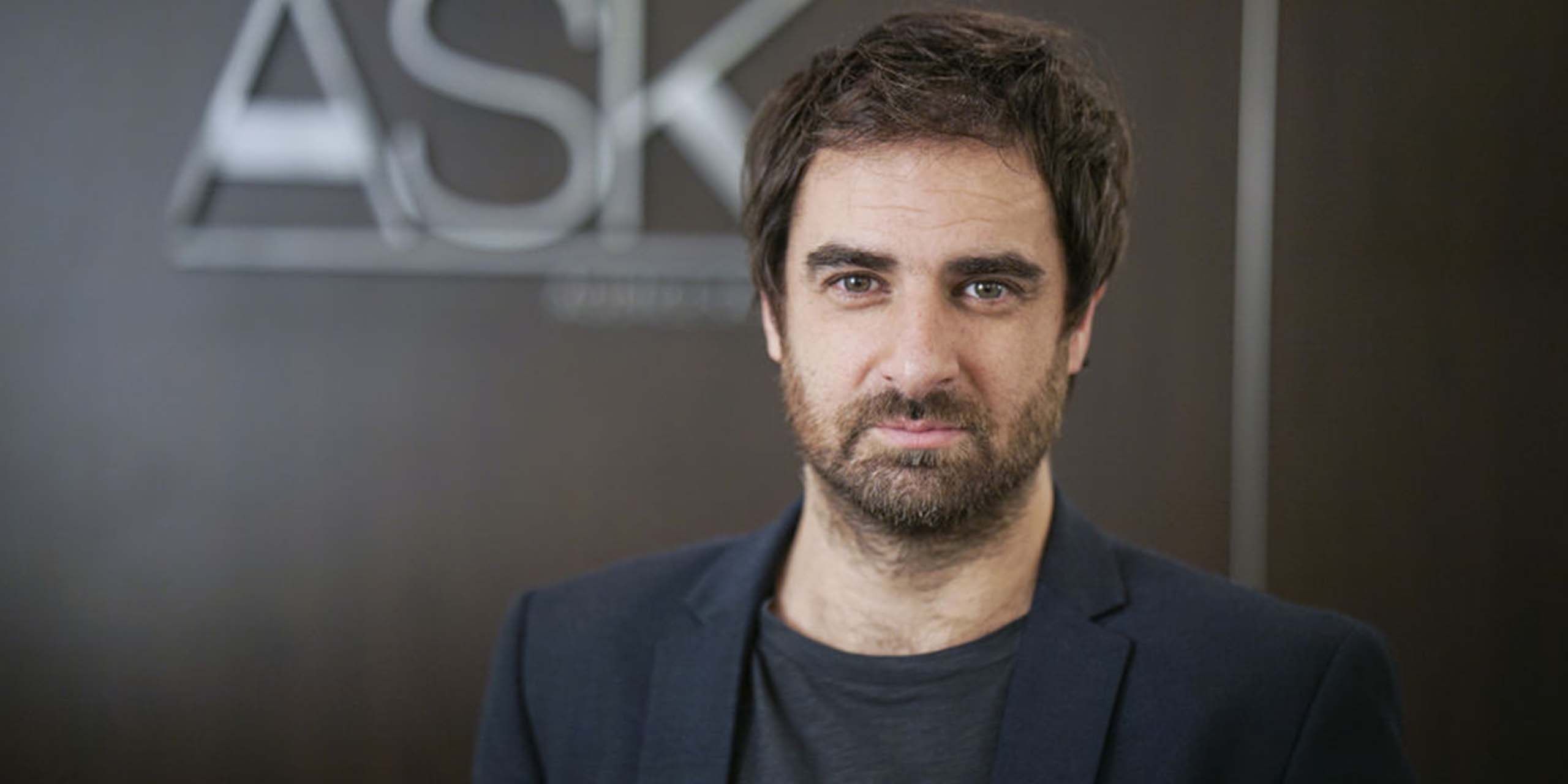 Grégory Montel dans le rôle de Gabriel Sarda dans Dix pour Cent.