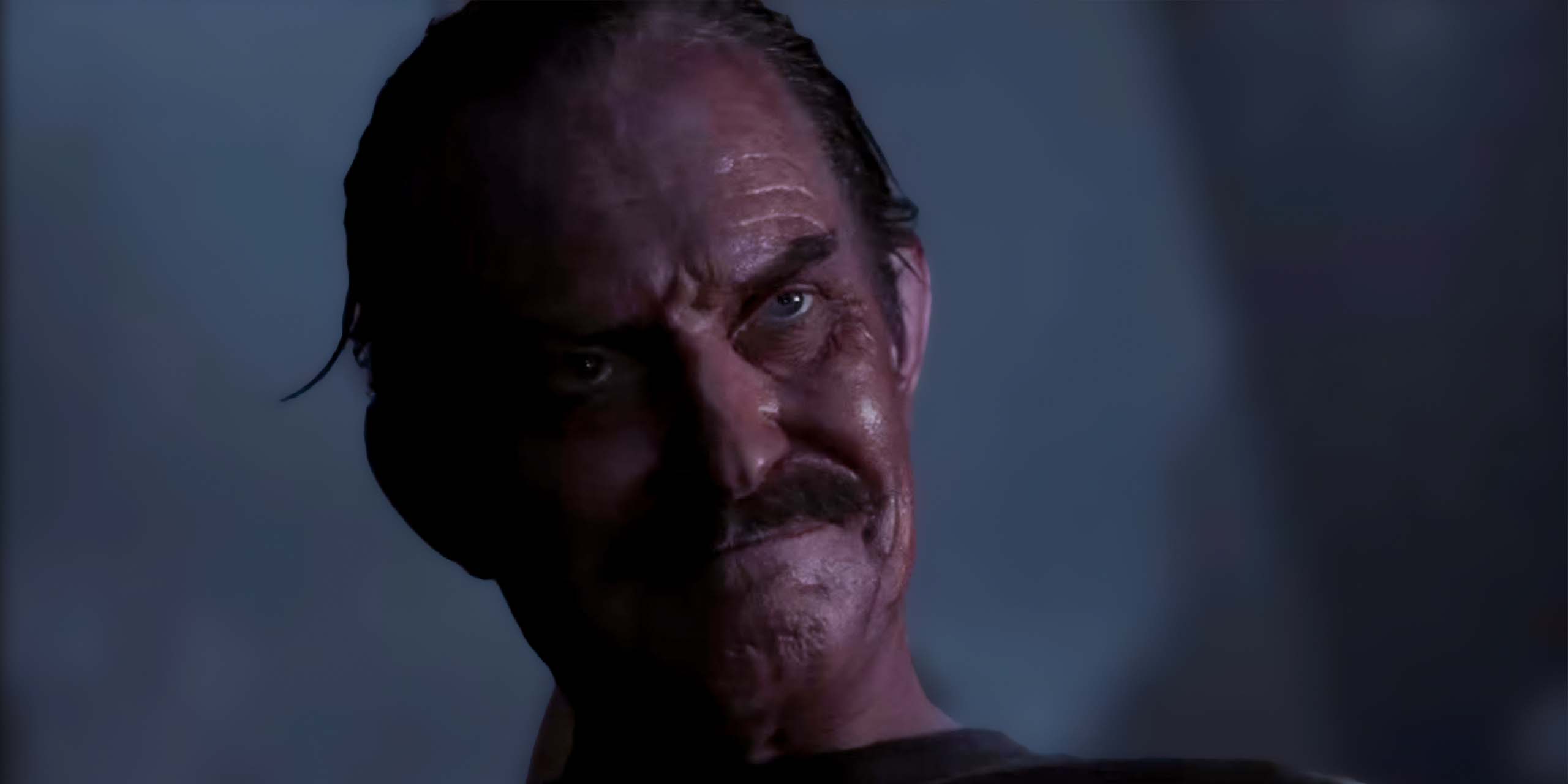 Sinestro (Ulrich Thomsen) dans la série Lanterns.
