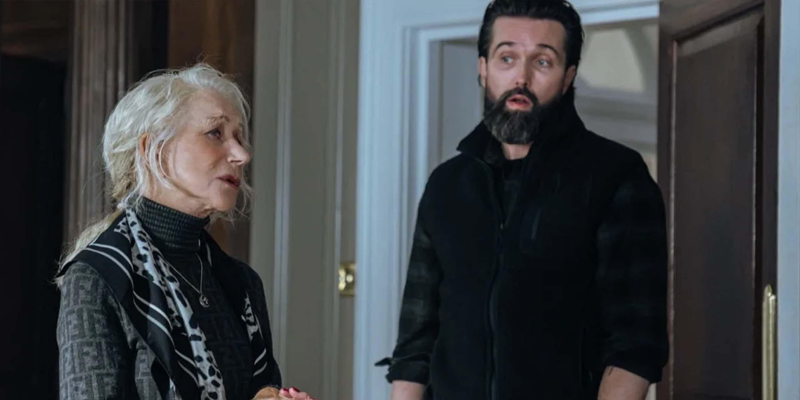 Helen Mirren (Maeve Harrigan) et Emmett J. Scanlan (Paul) dans MobLand, épisode 2, saison 2