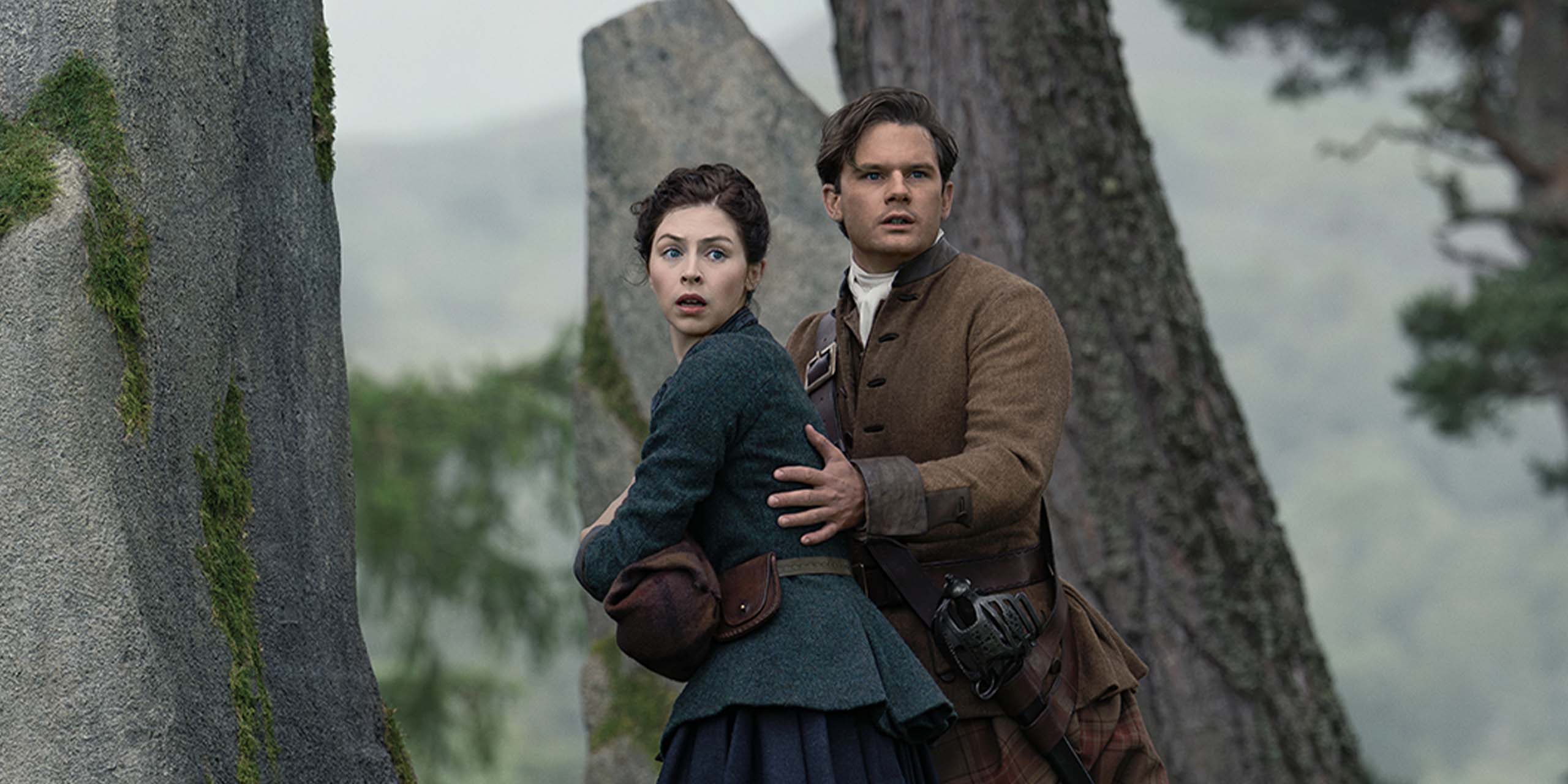 Henry Beauchamp (Jeremy Irvine) et Julia Moriston (Hermione Corfield) dans la saison 2 de Outlander: Blood of my Blood.