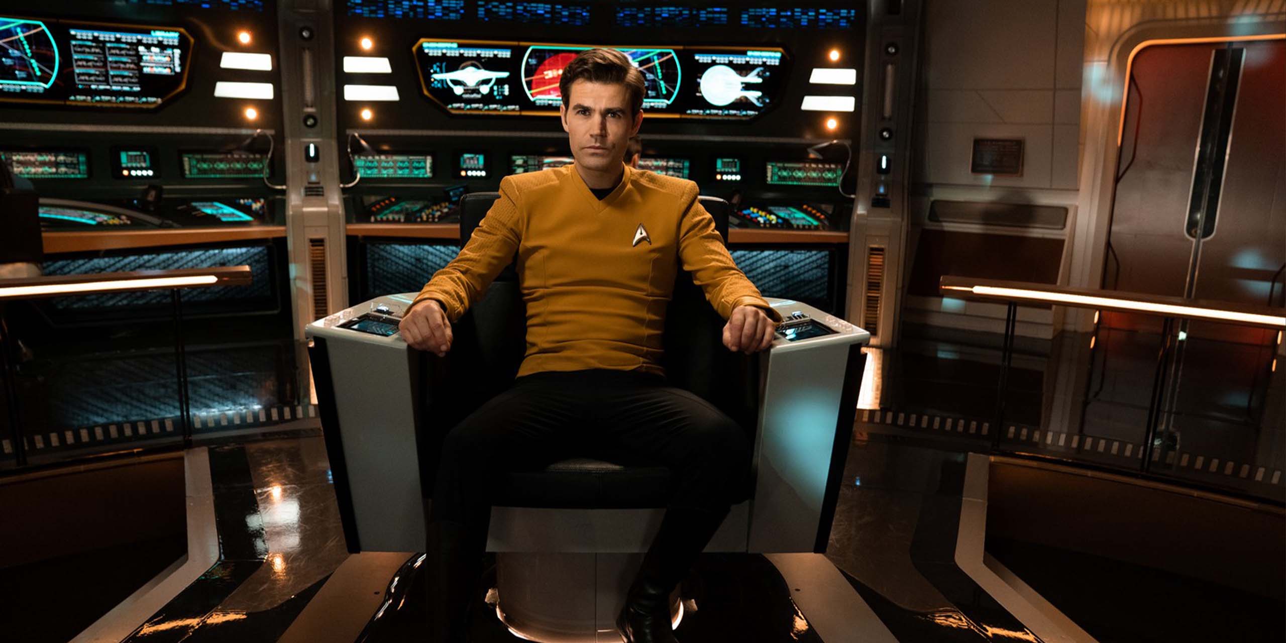 Le Capitaine James T. Kirk (Paul Wesley) commandant l'Entreprise dans le final de la saison 4 de Star Trek: Strange New Worlds.