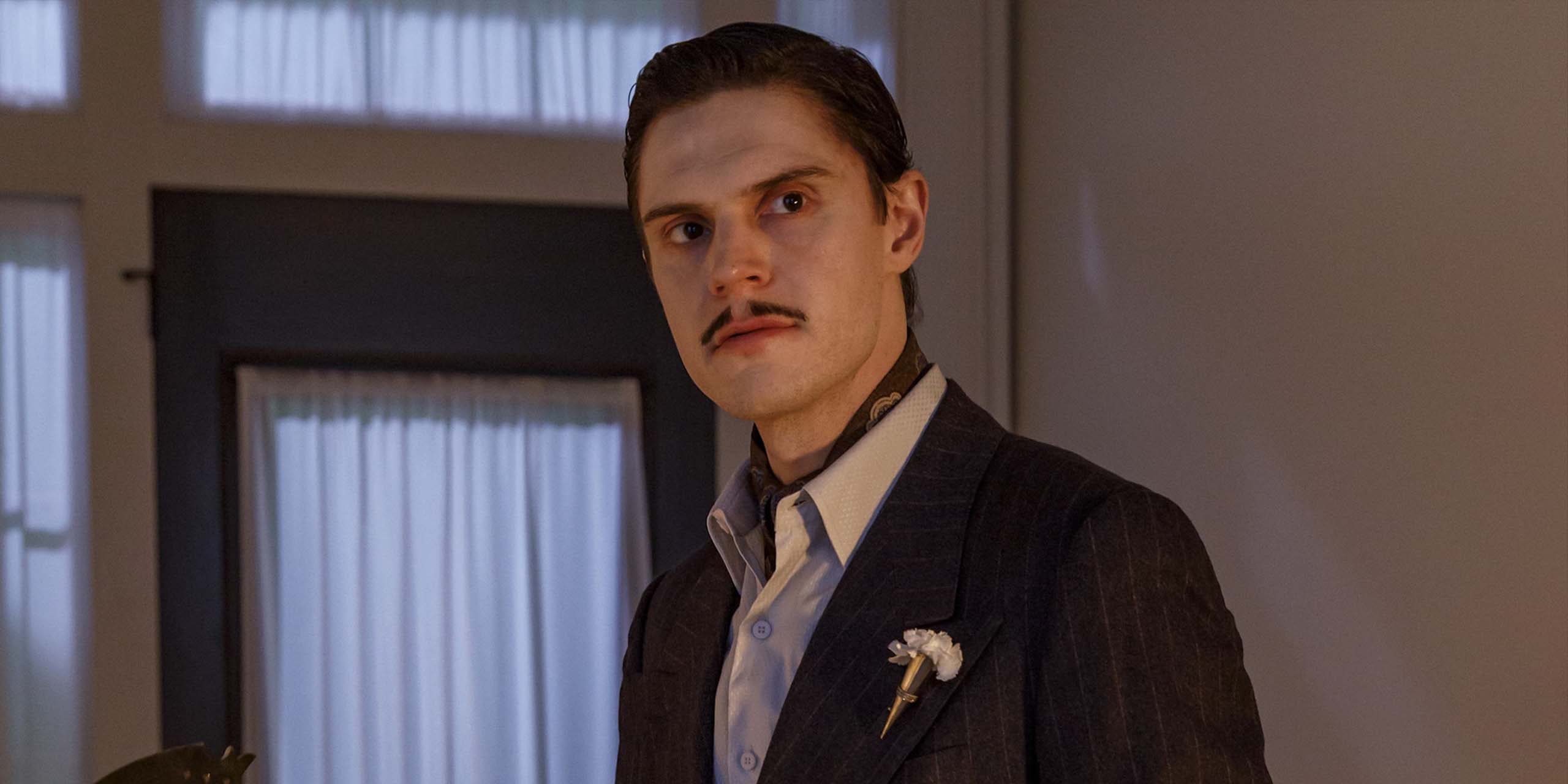 James Patrick March (Evan Peters) dans la saison 13 d'American Horror Story.