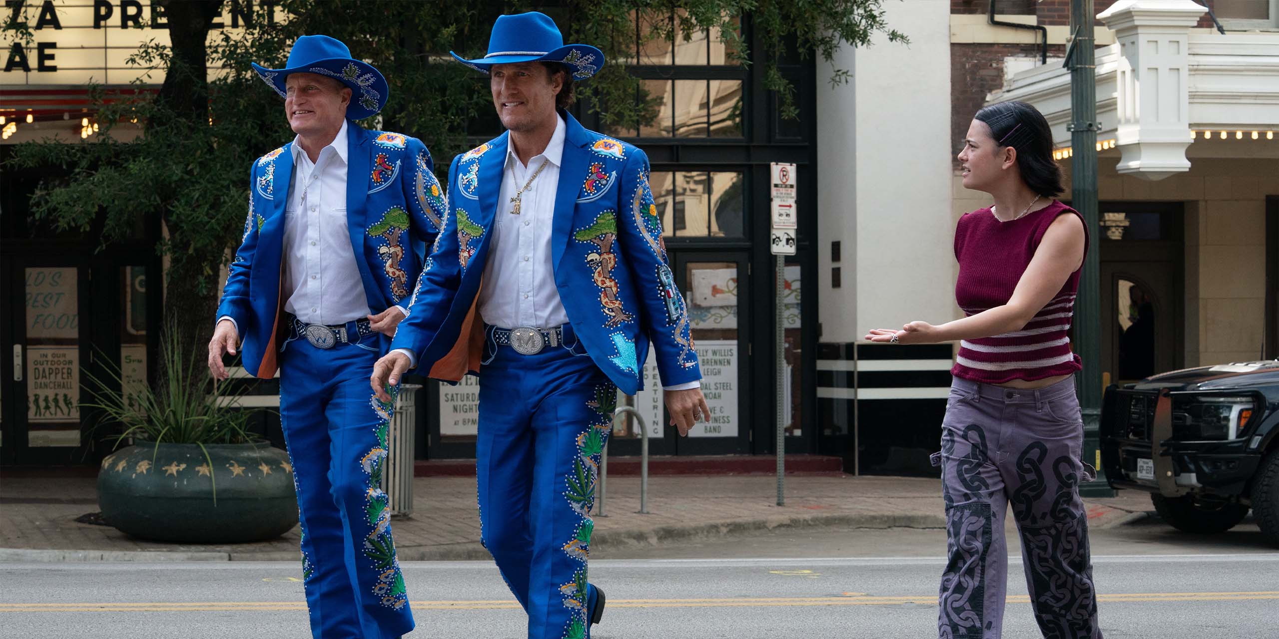 Woody Harrelson et Matthew McConaughey en tenue de scène dans Brothers.