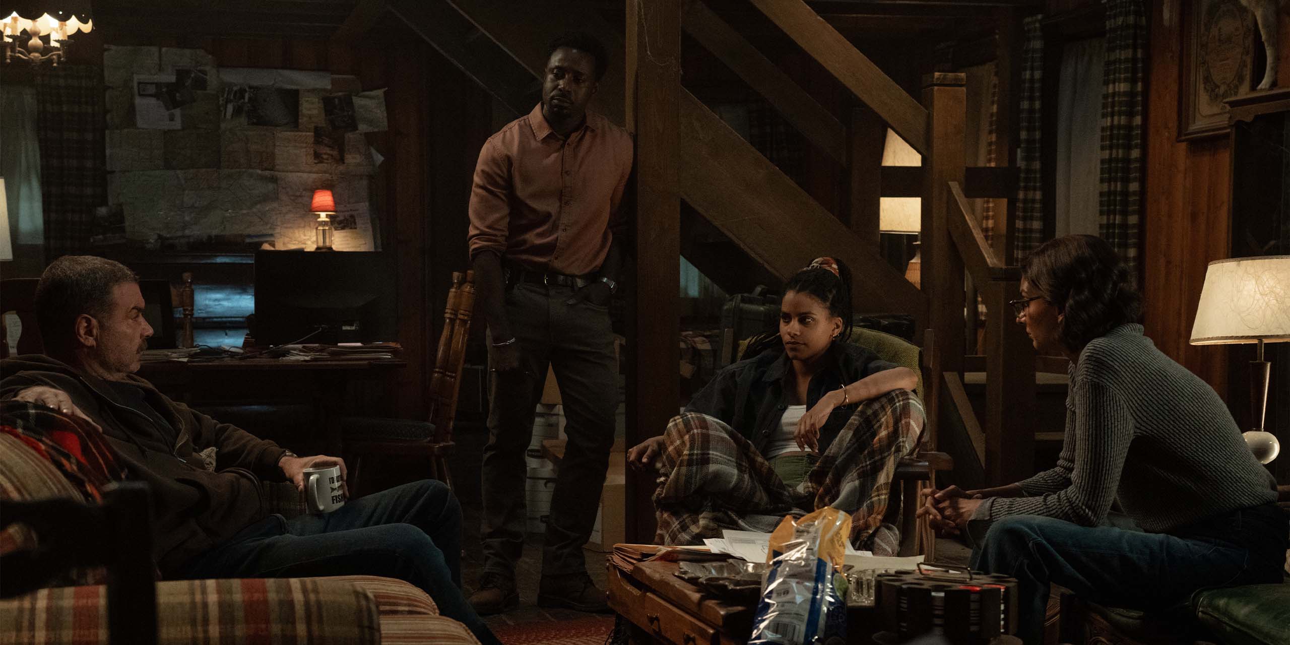 Liev Schreiber, Gary Carr, Zazie Beetz et Poorna Jagannathan dans Nocturne.