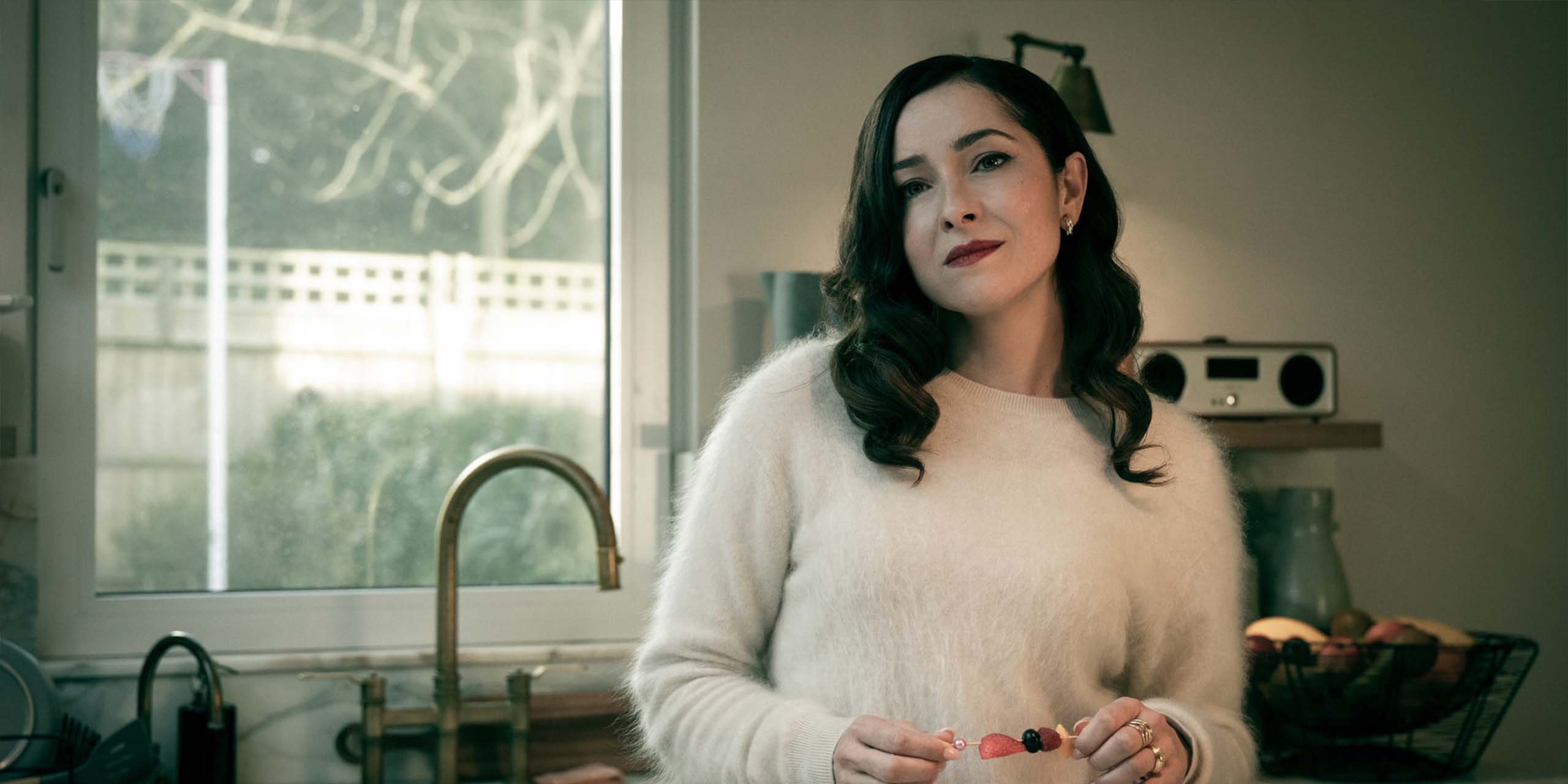 Natasha (Zrinka Cvitešić) dans la saison 6 de Slow Horses.
