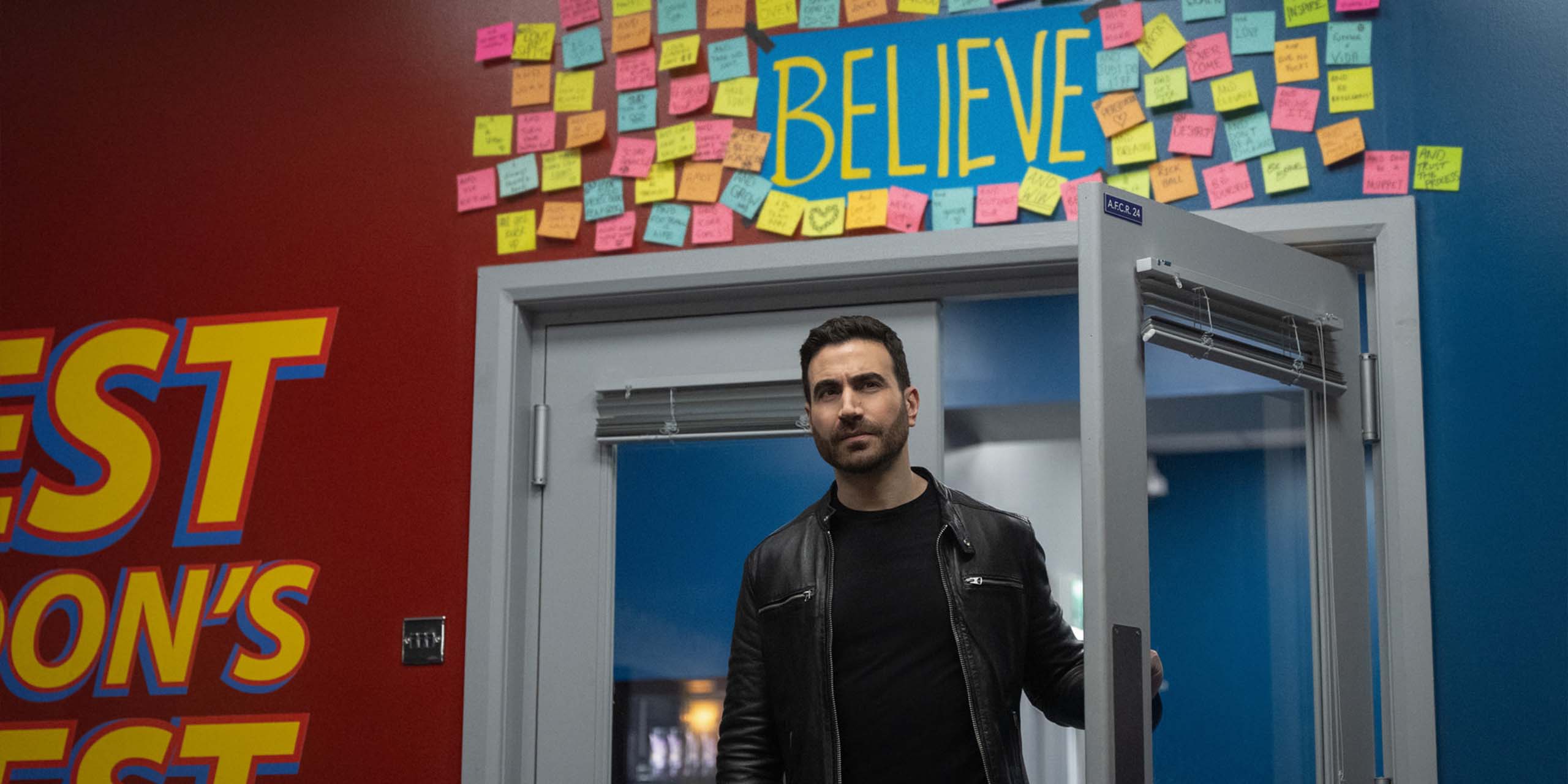 Roy Kent (Brett Goldstein) dans la saison 4 de Ted Lasso.