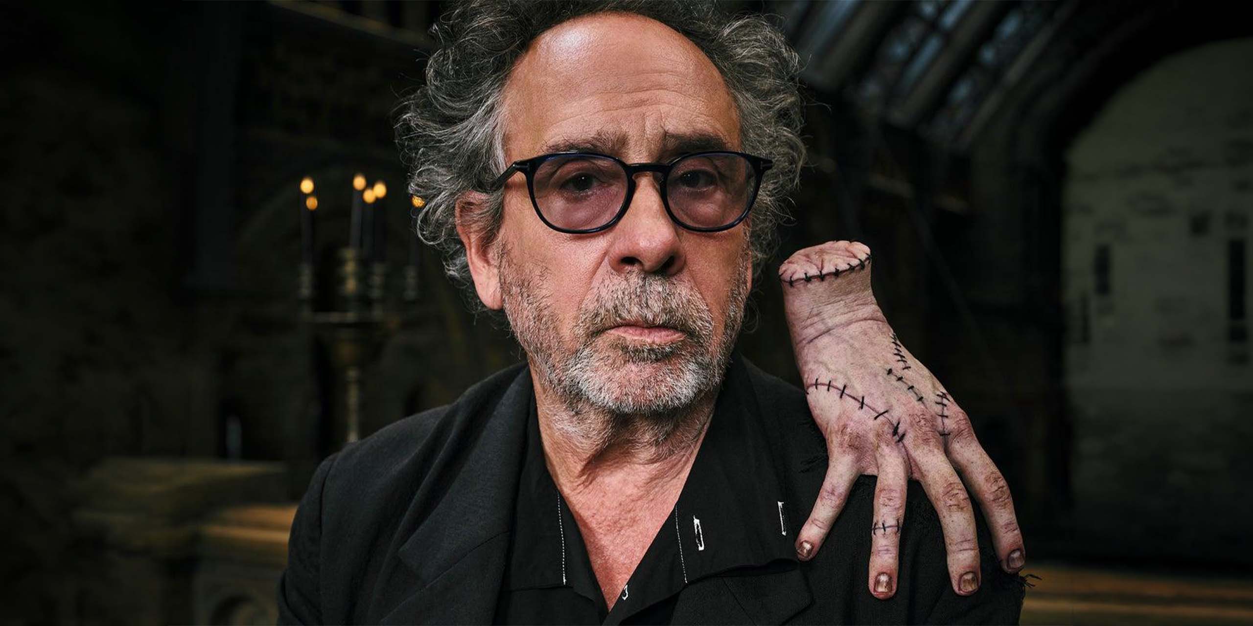 Photo promotionnelle de Tim Burton pour la série Mercredi.