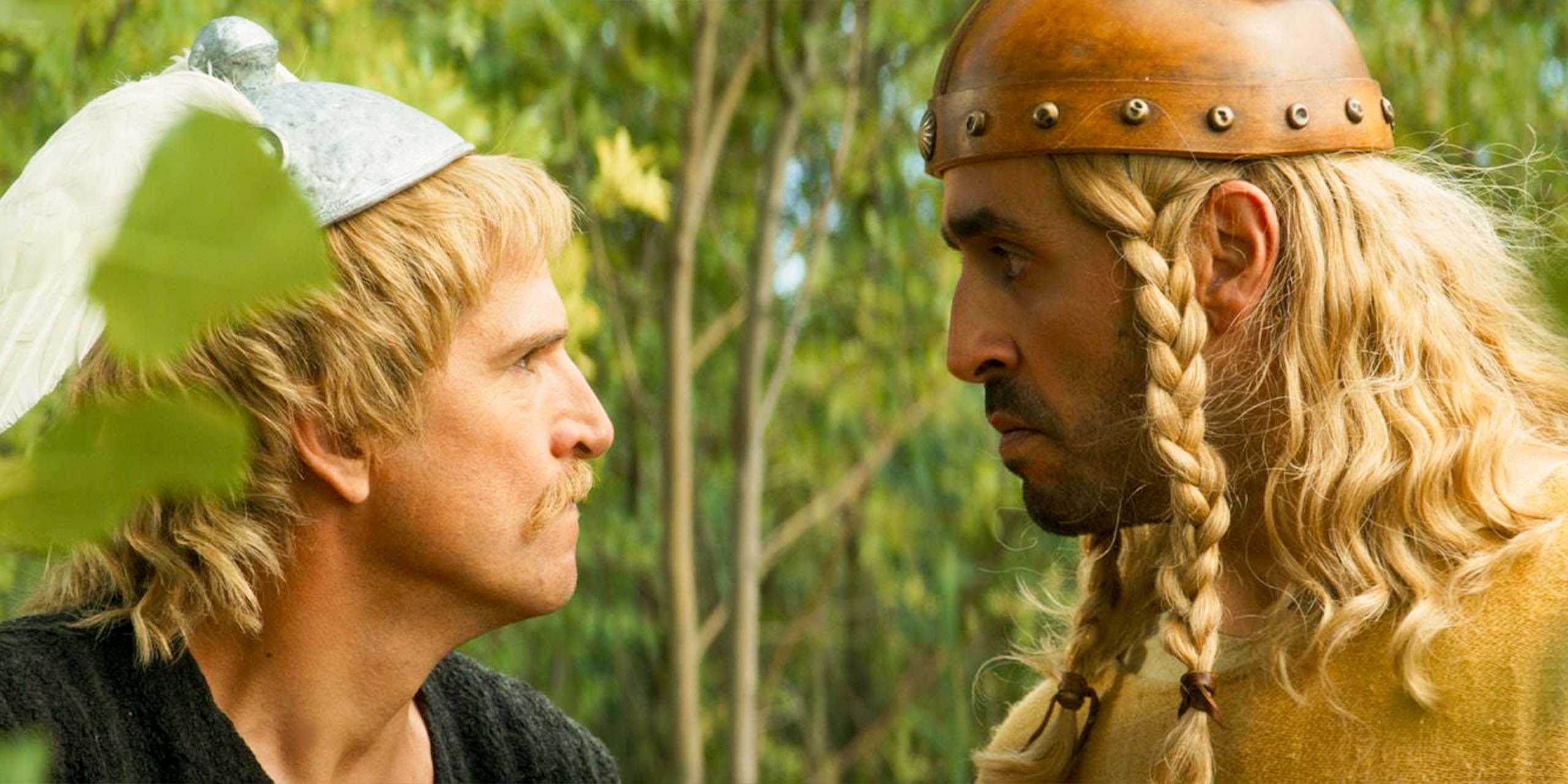 Graindemais (Jonathan Cohen) face à Astérix (Guillaume Canet) dans Astérix : L'Empire du Milieu.