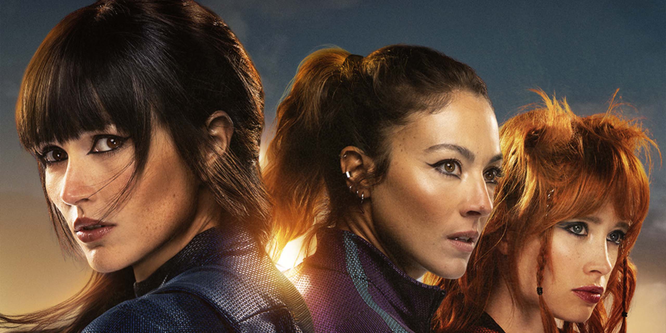 Tamara (Camille Lou), Sylia (Constance Labbé) et Alexia (Claire Romain) sur l'affiche officielle de la série Cat's Eyes.