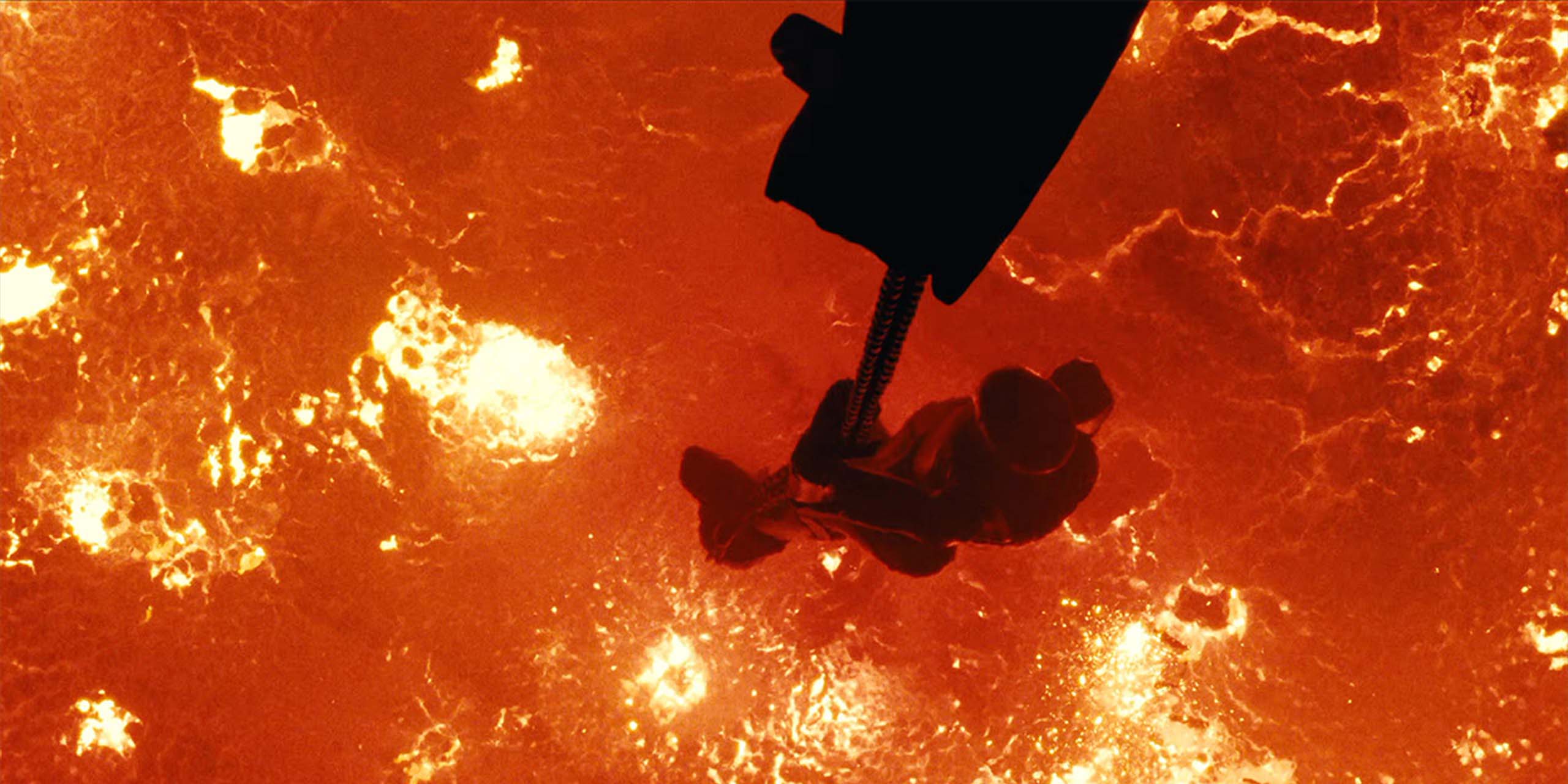 Le robot Figure F.02 descend dans la cuve d'acier en fusion à la manière de Terminator 2.