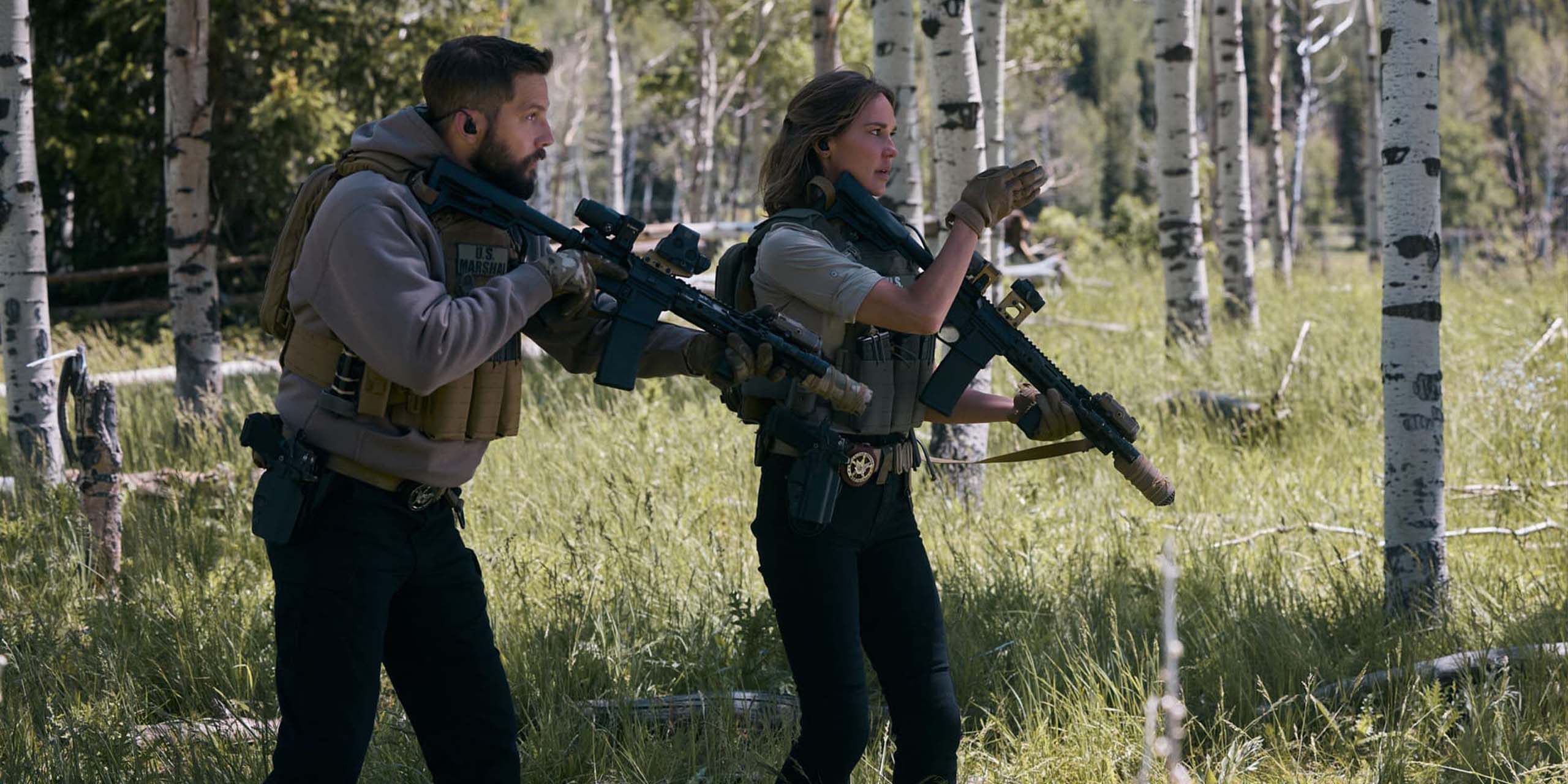 Logan Marshall-Green (Pete Calvin) et Arielle Kebbel (Belle) dans la saison 2 de Marshals.