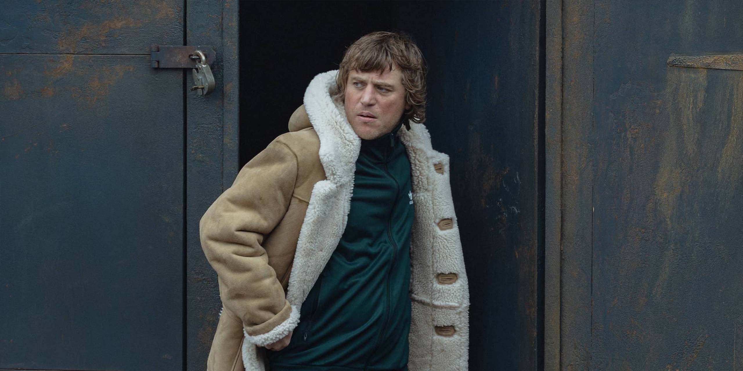 Frankie Cooper (Johnny Flynn) dans la saison 2 de MobLand.