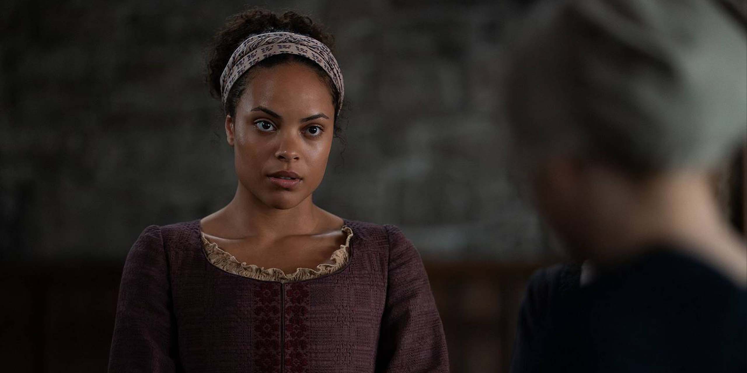 Ruby Fubara (Grace) et Sally Messham (Glenna Fitzgibbons) dans la saison 2 d'Outlander: Blood of my Blood.