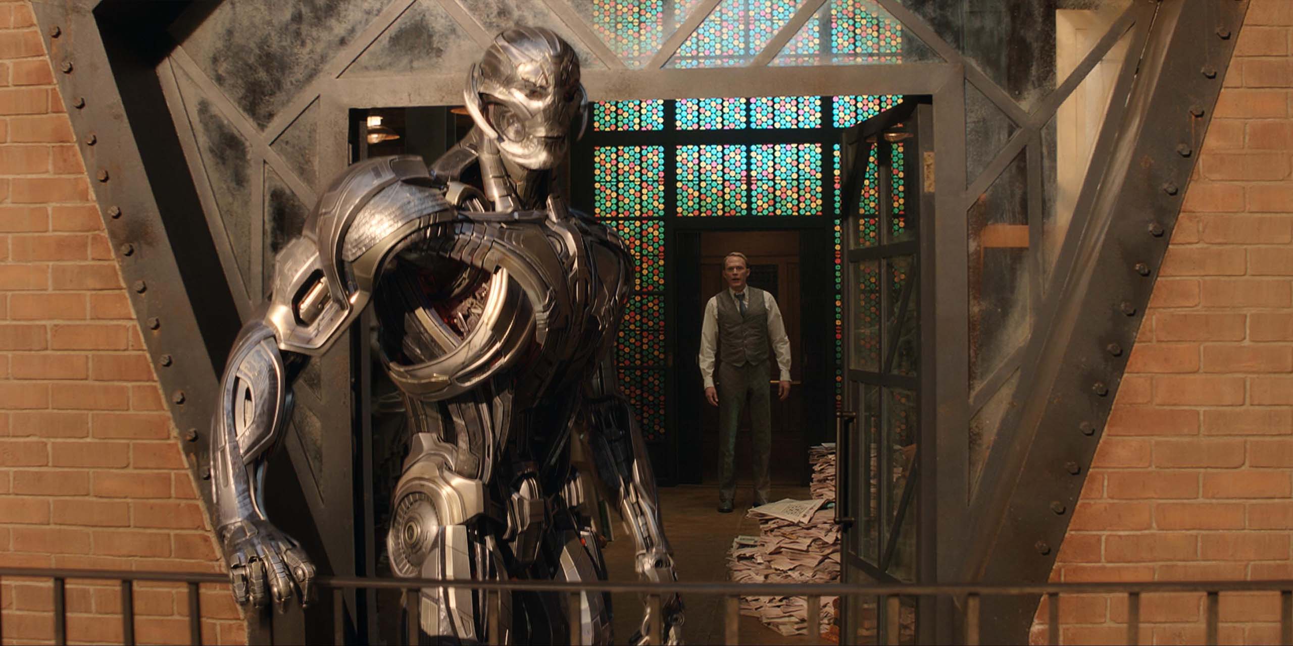 Ultron sur le balcon, Vision en fond, dans VisionQuest.